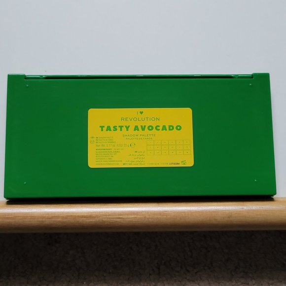 Revolution TASTY AVOCADO Palette - Picture 5 of 5